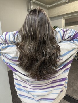 リティー バイ ジルブラン(Lity by JILBLAN) レイヤーカット/ハイライトカラー/イルミナカラー[鹿児島中央駅]