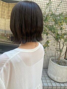 ラミ(L'ami) 外ハネボブ×透け感カラー