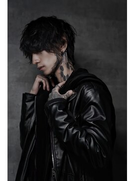 シン(syn) 黒髪マッシュ　スパイラルパーマ