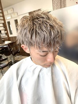 クリアオム 獨協大学前店(CLEAR homme) シルバーグレーマッシュヘアー
