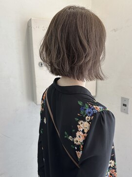 キャンバス バイ ネオリーブ 横浜西口(Canvas by neo.) 前下がりボブレイヤー 大人ボブ ピスタチオベージュ 横浜