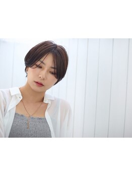 乾かすだけでまとまるからセットしやすい◎伸びてもシルエットの崩れないカットで綺麗なショート・ボブ♪