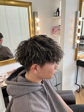 コワファースト させぼ五番街店(COIFF1RST) ツイスパ×ハイライト☆