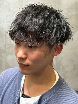 ツイストパーマ ツーブロックマッシュ 束感パーマ 20代