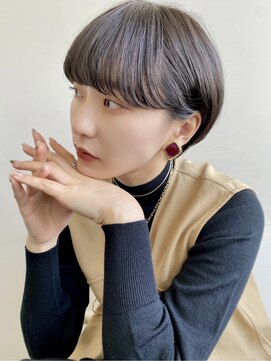 カルマ(KARMA) 耳掛け×丸みショートボブ