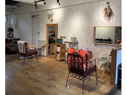 エッジ(EDGE)の写真