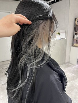 リアン バイ キートス(Lien by kiitos) インナーカラー/シルバー/黒髪インナー/デザインカラー