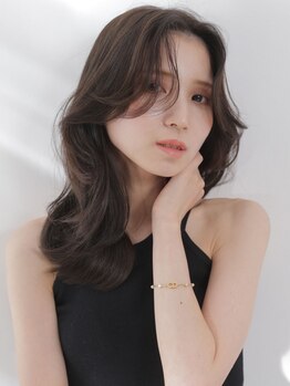 リー 天王寺(Lee)の写真/流行りの韓国風スタイルやレイヤーカット、お任せください！小顔効果も期待できるかわいいスタイルに♪