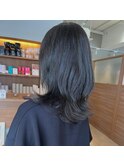 エメラルドブルー