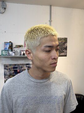 グッドプレイスアンドシング(Good Place&thing) 金髪坊主スタイル