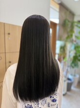 ミナモ(MINAMO) くすみ感が可愛い。オリーブカラーで抜け感スタイルに