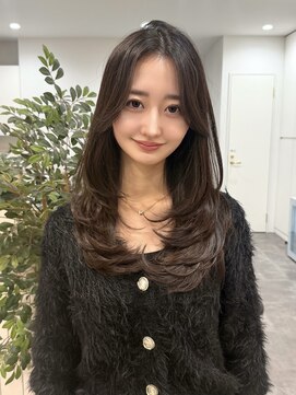 顔まわりワンカールレイヤーロングハッシュカット 渋谷表参道