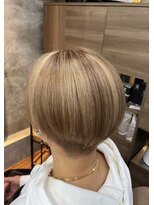 シェルビー 新宿(SHELBe)&nbsp;ミルクブラウン×ナチュラルショート[新宿/髪質改善/白髪ぼかし]