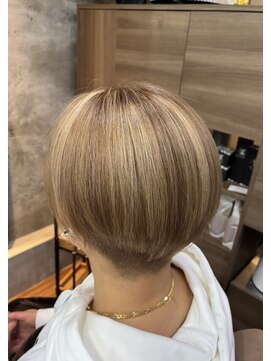 シェルビー 新宿(SHELBe) ミルクブラウン×ナチュラルショート[新宿/髪質改善/白髪ぼかし]