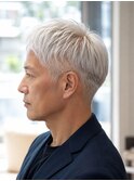 50代白髪大人短髪爽やかビジカジ刈り上げ
