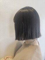 ペロ(Pelo)&nbsp;ダークアッシュで切りっぱなし