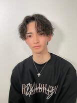 イーラ(era)&nbsp;ツイストスパイラルパーマセンターパート波打ち刈り上げ