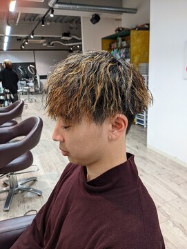 コワファーストナガサキシャンプーボーイ(COIFF1RST NAGASAKI SHAMPOO BOY) vマッシュ×縦落ちパーマ