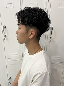 ボブ 金沢(BOB) メンズパーマスタイル　センターパート