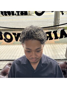 ゴートファミリー 川口(G.O.A.T FAMILY) スパイラルパーマ メッシュ