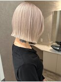 ミルクティーブロンド×切りっぱなしボブ