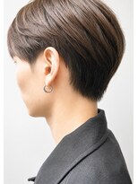 アンフィ ヘアー(Amphi hair)&nbsp;スーツスタイルオンオフ決まる黒髪ショート