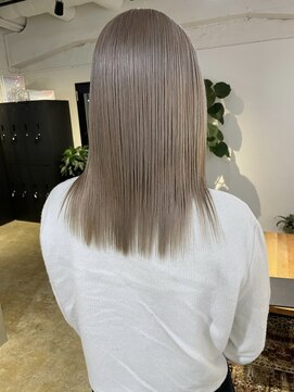 メリー オオサカ(Merly Osaka) ムラなし！綺麗な一色のハイトーンカラー_white ash beige_