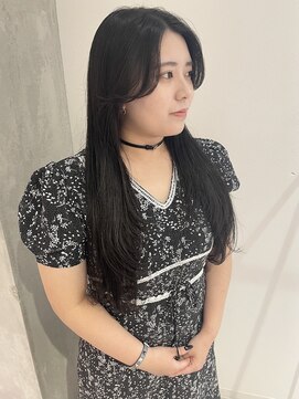 ヨーク(YOKE) 【 YOKE 】ロングレイヤーブルーブラック小顔艶髪暗髪