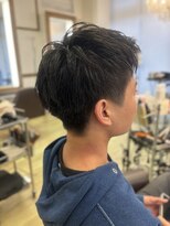 コワファースト 大分(COIFF1RST) 黒髪刈り上げショート