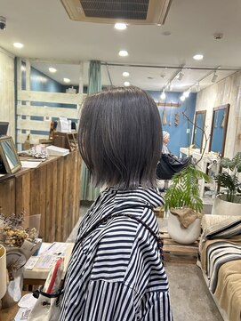 ジール(Ziel) グレーカラー