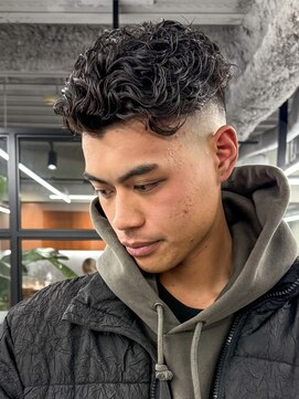 ニコ トウキョウ ロジック(nico TOKYO Logic) 極道パーマ/メッシュ/スキンフェード/フェードカット/短髪