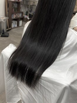 ブリーチ毛でもなめらかな仕上がりが叶う♪ダメージを限界まで抑えた酸性ストレート・縮毛矯正が好評◎
