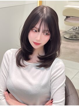 ミディアムレイヤーワンカールグレージュ