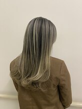 ハイクオリティを低価格で！ケアブリーチでダメージレス。