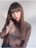 重めバング・ブラウン・ロング・トレンドヘア・小顔効果・韓国風