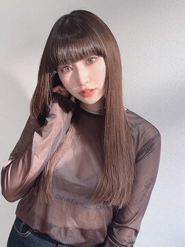 重めバング・ブラウン・ロング・トレンドヘア・小顔効果・韓国風