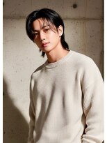 スズ(SUZU)&nbsp;抜け感で魅せるナチュラルミディアム