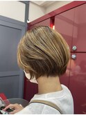 ショートボブ