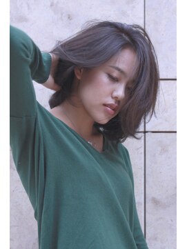 シャカ(SHAKA) イルミナカラーで大人透明感☆毛先パーマ ボブディ