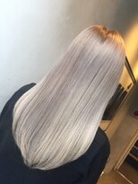 ジーナ(XENA)&nbsp;ホワイトブロンド