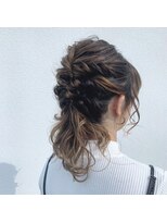 オサヤ ヨウカイチ(OSAYA YOKAICHI)&nbsp;編み込みアレンジ