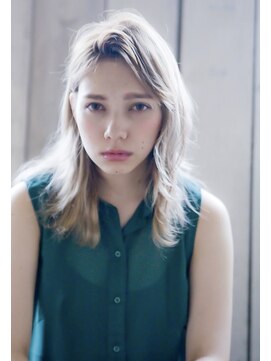 ロロ(ro-ro) 【恵比寿】ホワイティベージュ×シャドウルーツ