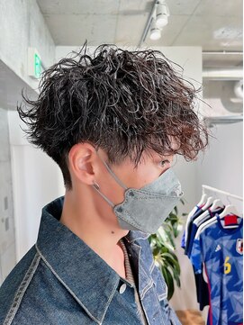 ライラ(Lyla) guest hair 前下がりマッシュ×波巻きスパイラル