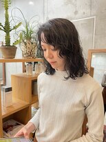 ノイ(noii)&nbsp;顔周りレイヤー/ウェーブパーマスタイル