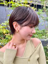 ミィ 浦和(mee)&nbsp;デザインカラーレイヤーカット/ウェットヘア／オリーブベージュ