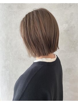 ニューカマー バイ ヘッドライト シブヤ(NEW COMER by HEADLIGHT shibuya) 切りっぱなしボブ