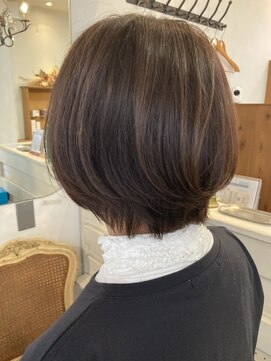 アミュレ(Amule) ナチュラル上品モカブラウンハイライトふんわり感ミセスショート