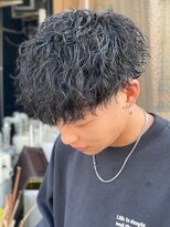 スパイラルパーマツイストパーマアップバング短髪メッシュ