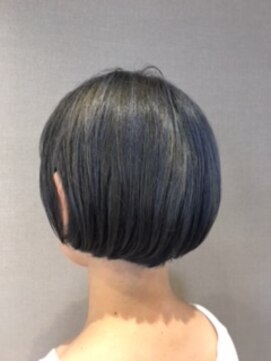 リリ(Liri material care salon by JAPAN) 個性派ブルーアッシュカラー