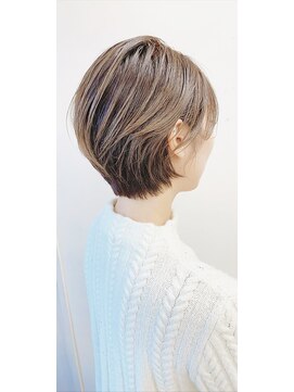 ジジ 代々木(Gigi) !!! Gigiハリ ナチュラルショート バックスタイル !!!